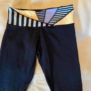 Lululemon Reversible Wunder Under Crop Size 6